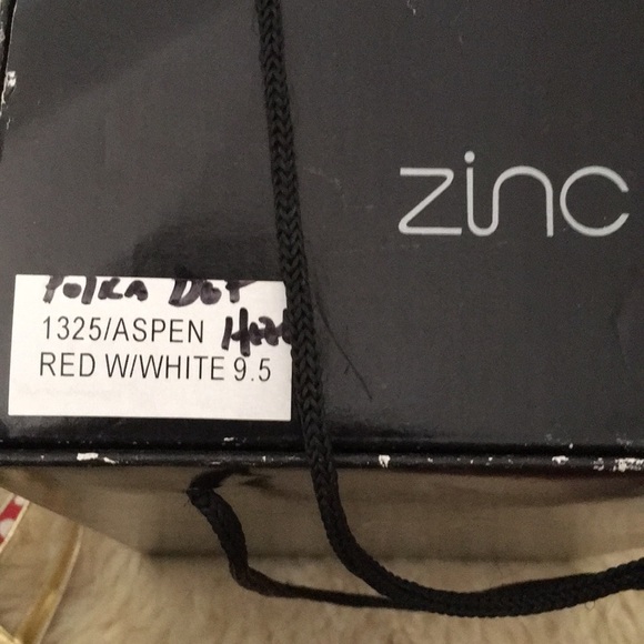 ZINC PEEP TOE SLING BACK POLKA DOT SANDALS, W/BOX - Picture 8 of 8